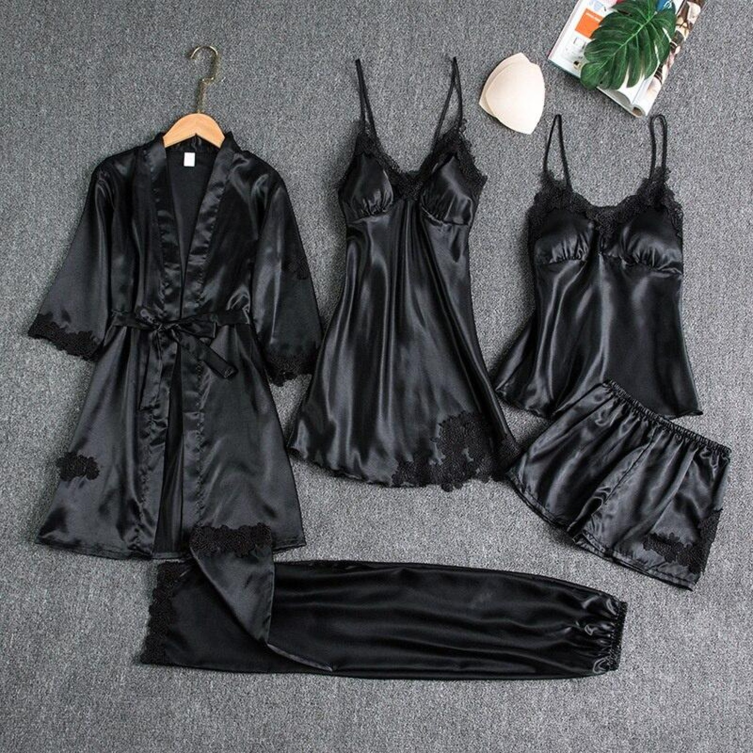 SET 5 PIESE - Pijama dama din Satin si dantela, culoare NEGRU - Valentine's Day Lenjerie modelatoare